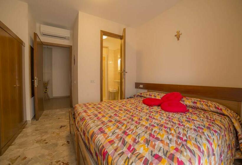 غرفة قياسية, Santa Maria