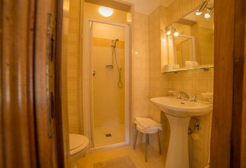 غرفة قياسية مزوَّدة بشُرفة, Santa Maria