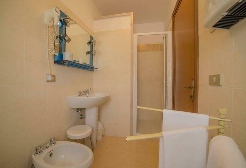 غرفة قياسية, Santa Maria