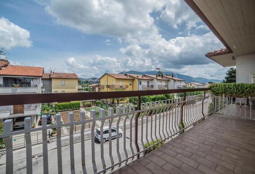 جناح جونيور مزوَّد بشرفة, Santa Maria