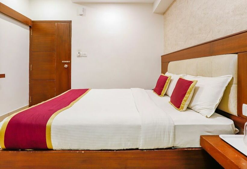 Camera Deluxe, The Mount City Near Us Consulate