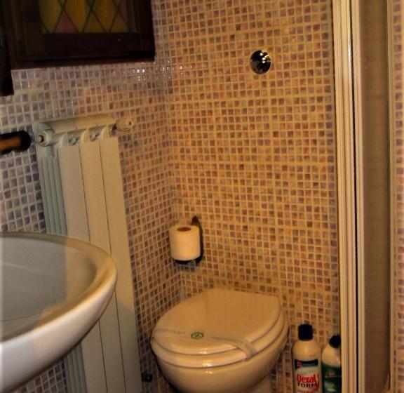 1 Bedroom Apartment Lake View, La Pietra Rara B&b