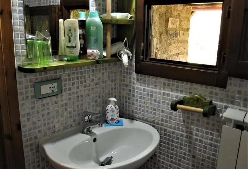1 Bedroom Apartment Lake View, La Pietra Rara B&b