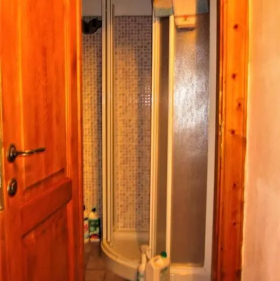 1 Bedroom Apartment Lake View, La Pietra Rara B&b