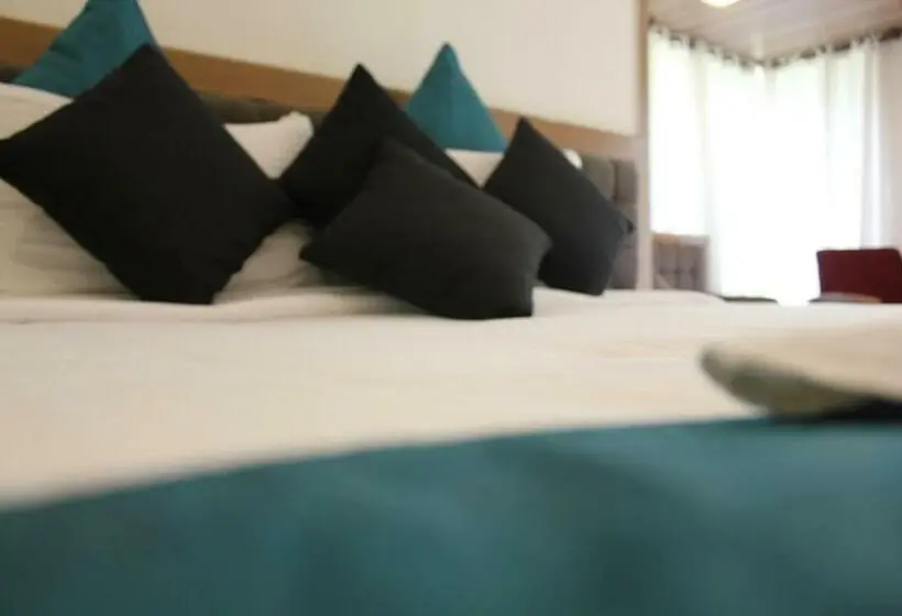 バルコニー付きスタンダードルーム, Namami Ganges Beach Resort & Spa