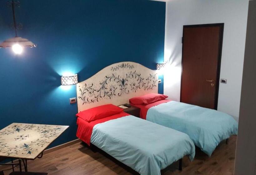 اتاق استاندارد با بالکن, B&b La Tartaruga