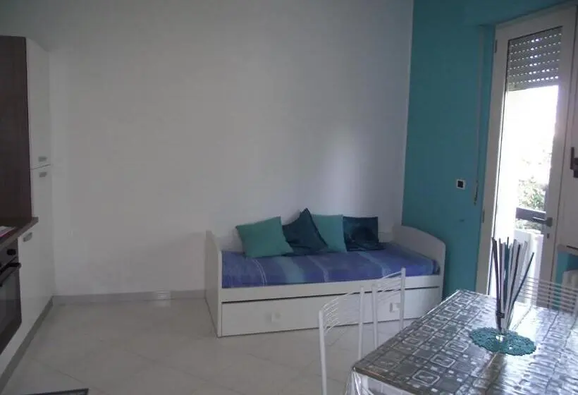 ファミリーステューディオ, B&b Mediterranea Sea House