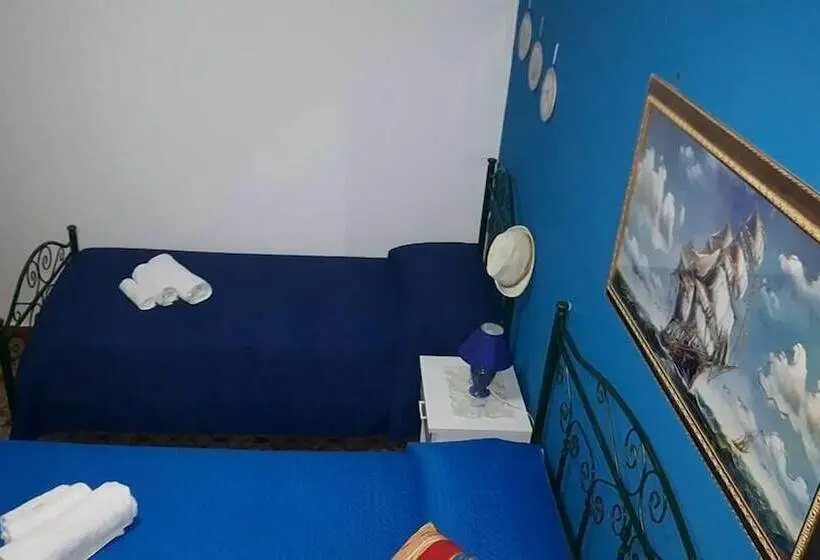 Chambre Triple Standard, B&b La Cornucopia