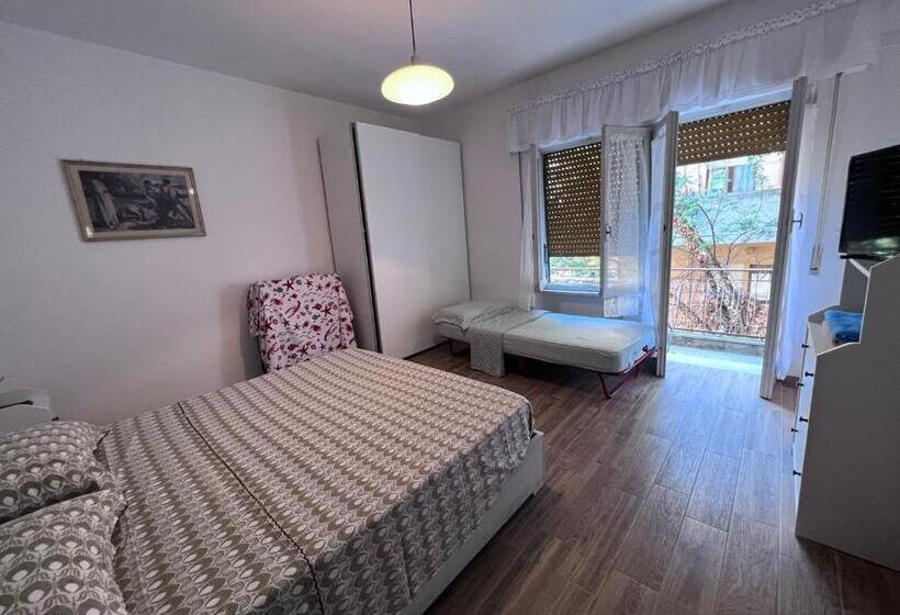 اتاق استاندارد چهارنفره با بالکن, Casa Riri