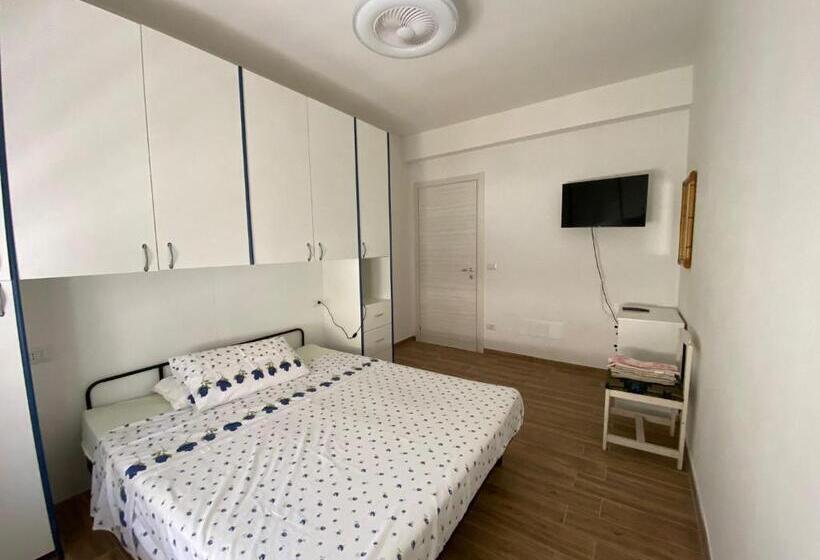 Четырехместный Номер Стандарт с Балконом, Casa Riri