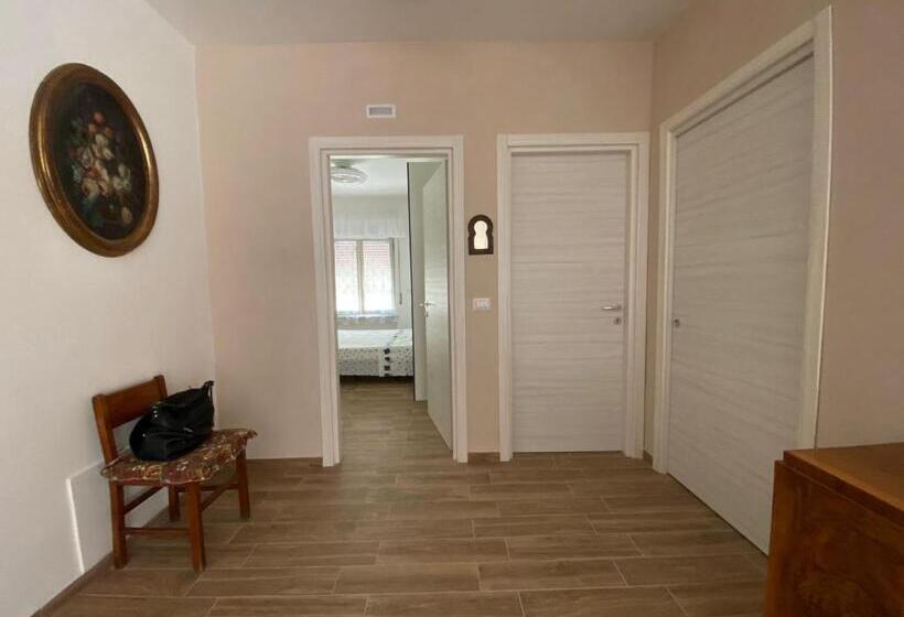 اتاق استاندارد چهارنفره با بالکن, Casa Riri