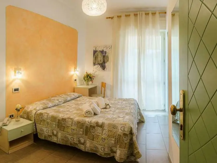 Standard Kolmen Hengen Huone, Albergo La Lampara