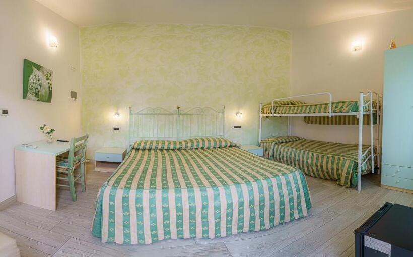 חדר סטנדרט לארבעה, Albergo La Lampara