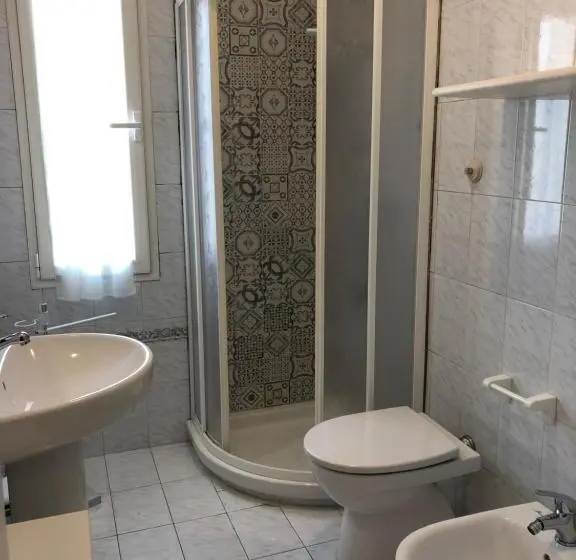Huoneisto 2 Makuuhuonetta, Albergo La Lampara