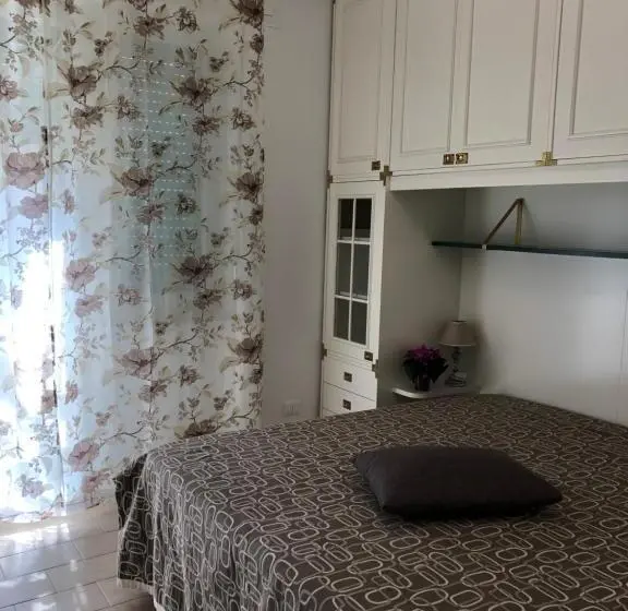 Huoneisto 2 Makuuhuonetta, Albergo La Lampara