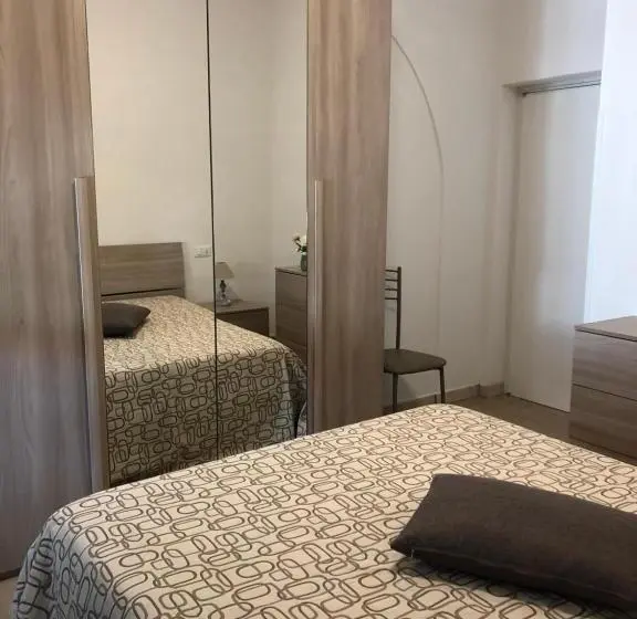 Huoneisto 2 Makuuhuonetta, Albergo La Lampara