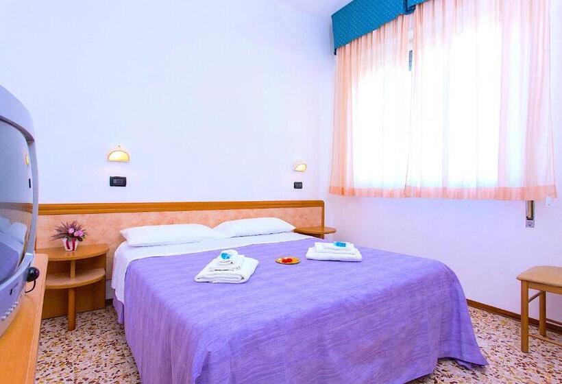 غرفة قياسية, Majorca