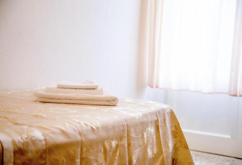 جناح عائلي, Majorca