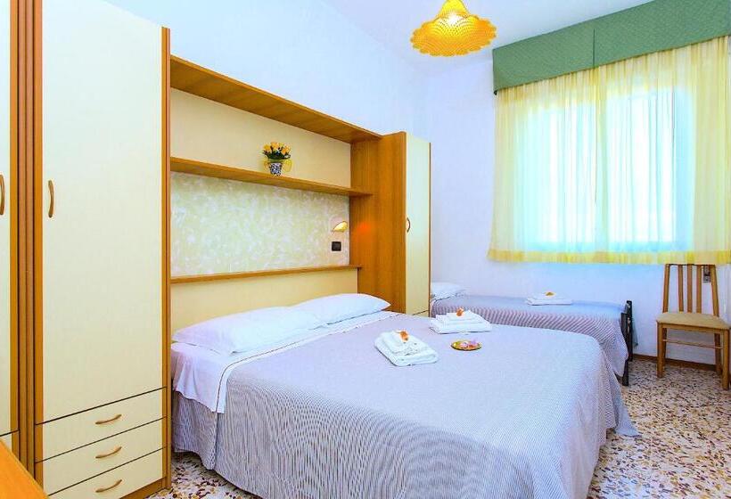 غرفة كومفورت ثلاثية, Majorca