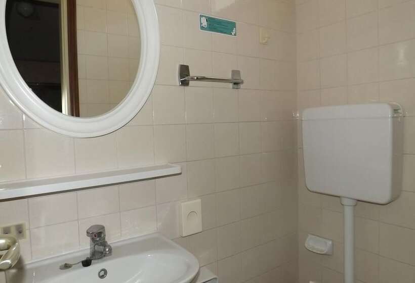 4인용 스탠다드 룸, Marina