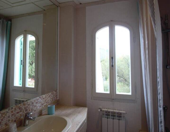 海の見えるダブルベッドスタンダードルーム, Villa Portuso