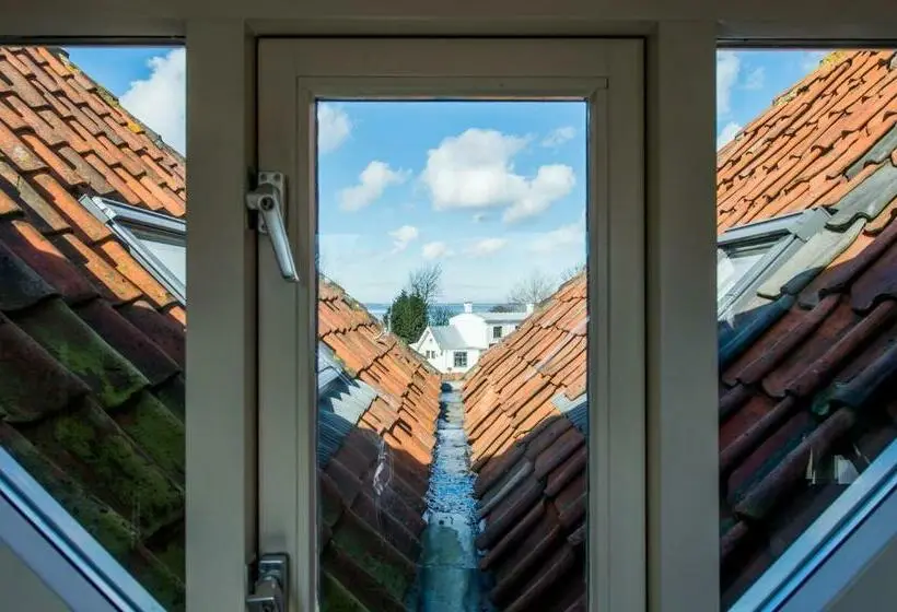 Suite with lake view, B&b Binnengewoon Rooms With A View