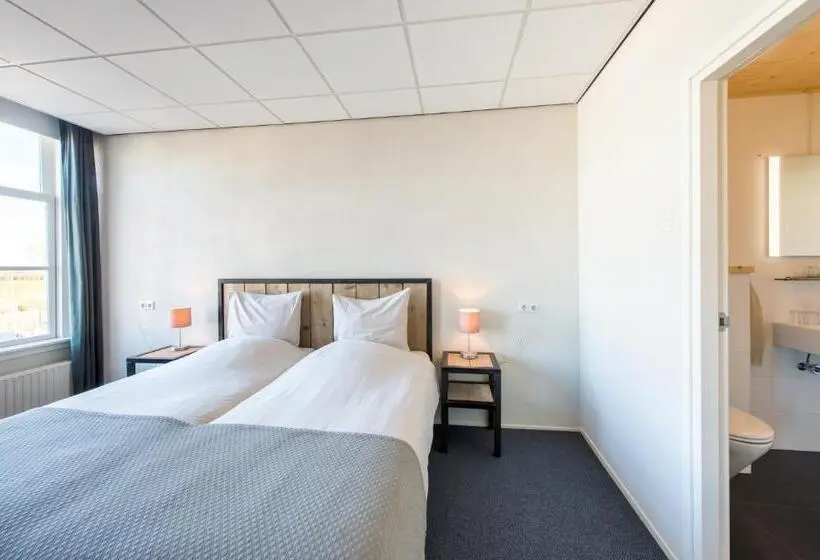 レイクビュースタンダードルーム, B&b Binnengewoon Rooms With A View
