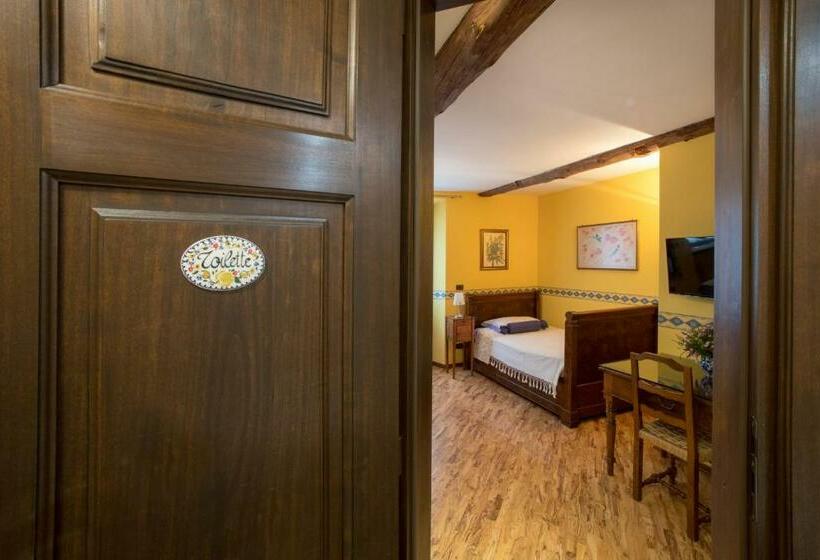 اتاق استاندارد سه نفره, B&b Contrada Dei Giardini