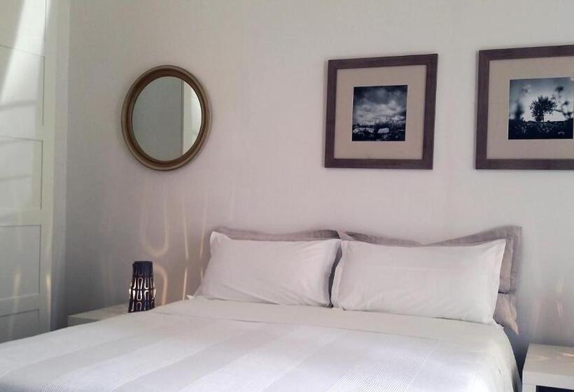 Standard Szoba, Civico 2