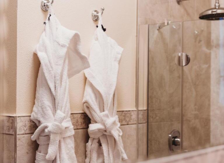 سوییت, Salotto Delle Arti