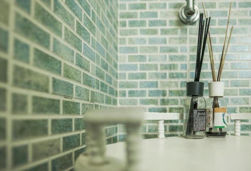 اتاق استاندارد, Spartacus