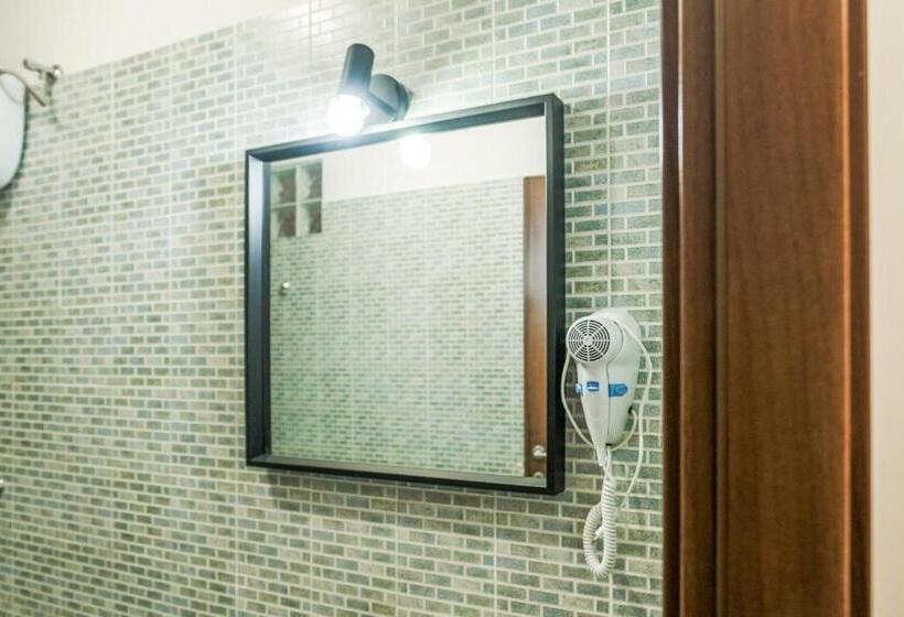 اتاق استاندارد, Spartacus