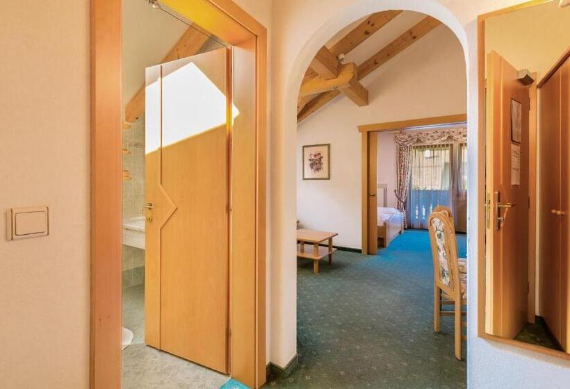 סוויטה עם מרפסת, Berg