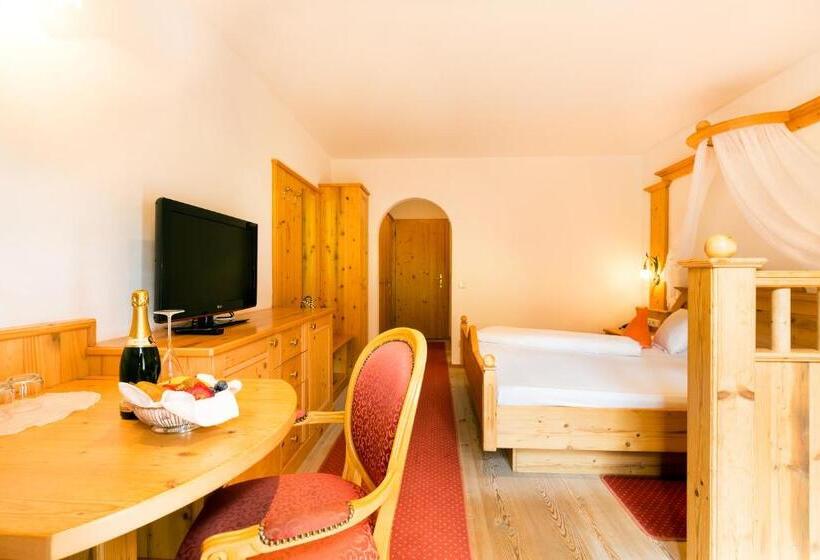 חדר אקונומי, Berg