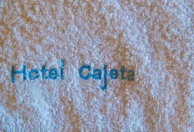 Standard Yhden Hengen Huone, Cajeta