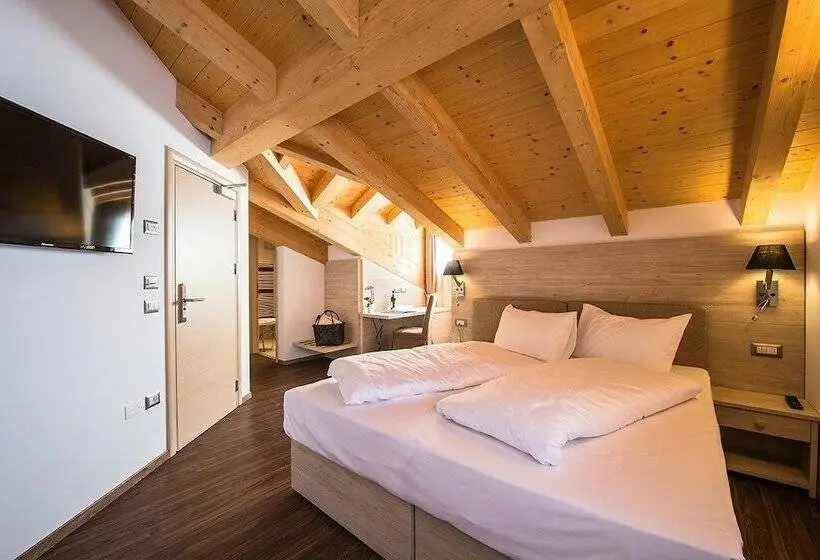 バルコニー付きジュニアスイート, Golden Park Resort