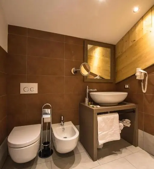 バルコニー付きジュニアスイート, Golden Park Resort