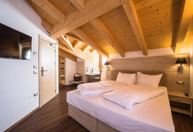 バルコニー付きジュニアスイート, Golden Park Resort