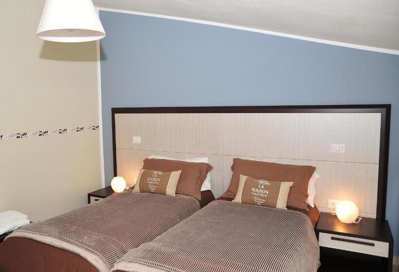 Номер Стандарт, Relais Black Horse