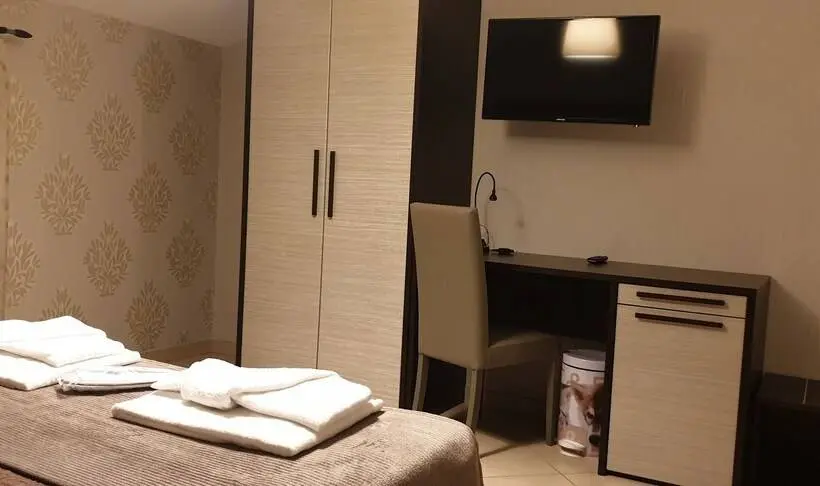Standard Yhden Hengen Huone, Relais Black Horse