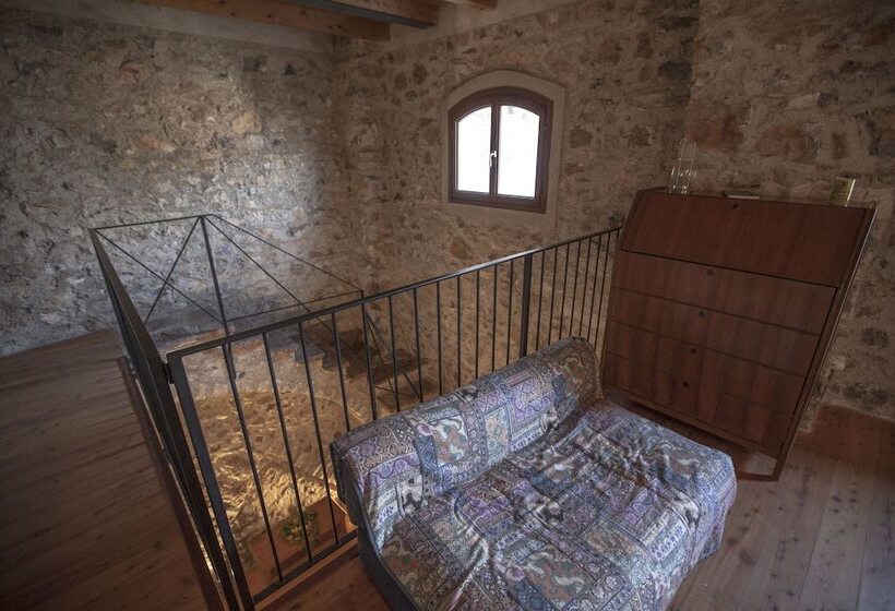 Escritório Estándar, Prà De La Fam B&b
