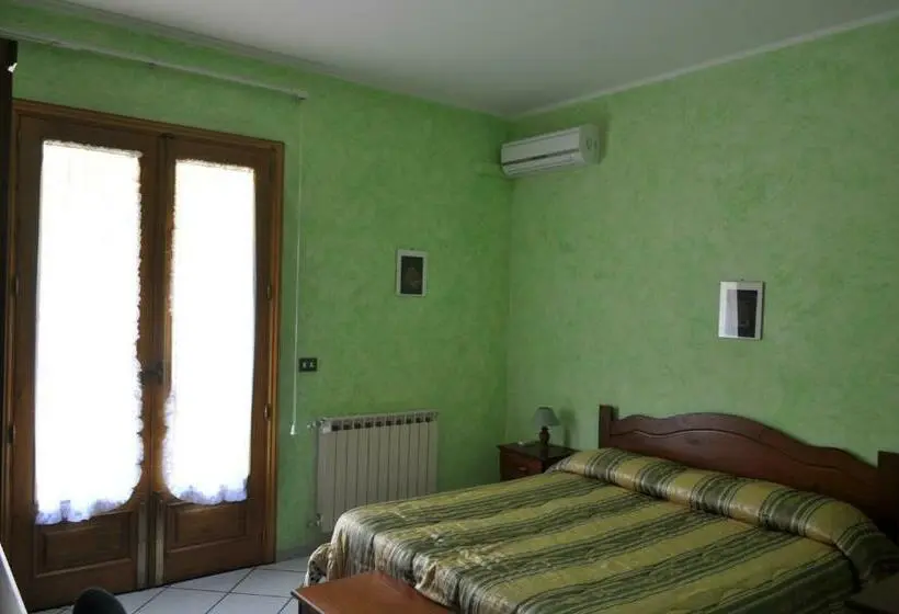 Standard-huone Allasnäkymä, B&b Villa Dagala