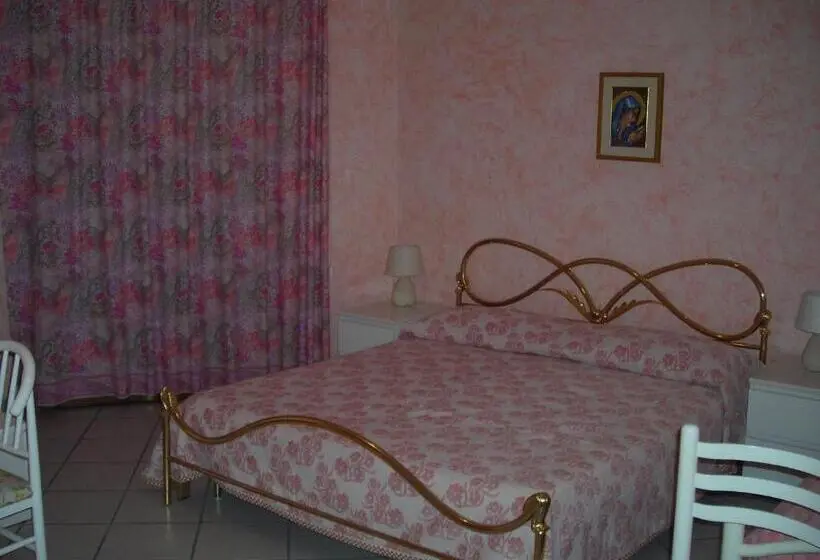 Standard Kolmen Hengen Huone Puutarhanäkymä, B&b Villa Dagala