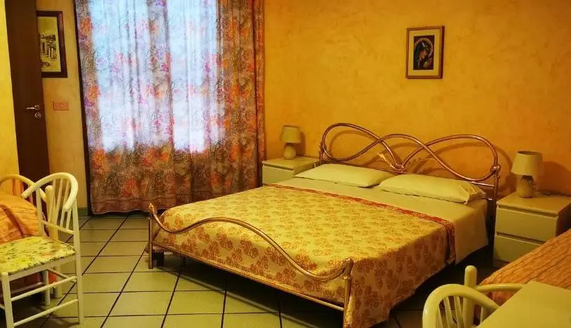 Standard Kolmen Hengen Huone Puutarhanäkymä, B&b Villa Dagala