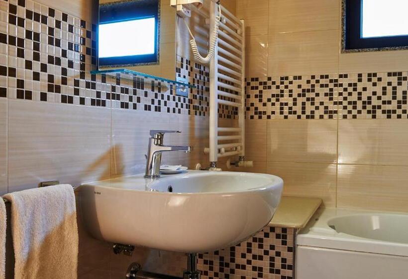 آپارتمان سوپریور 1 خوابه, Aleksandr