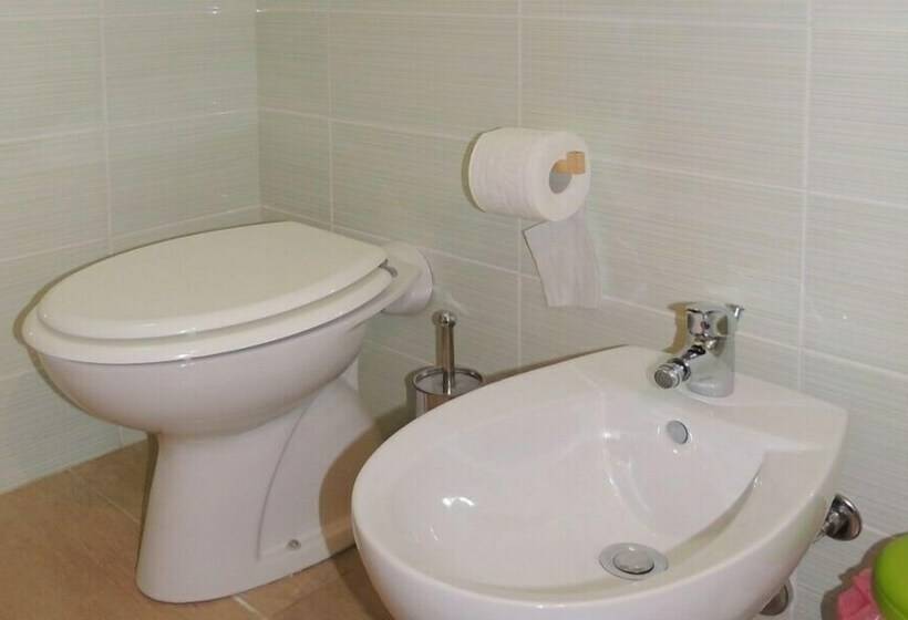 标准三人间, Donnaciccinatrapani