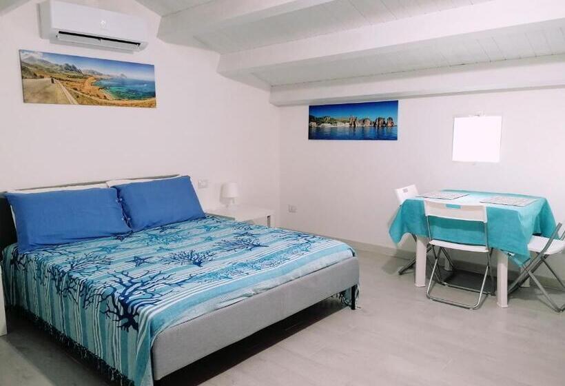 小型套房, Donnaciccinatrapani