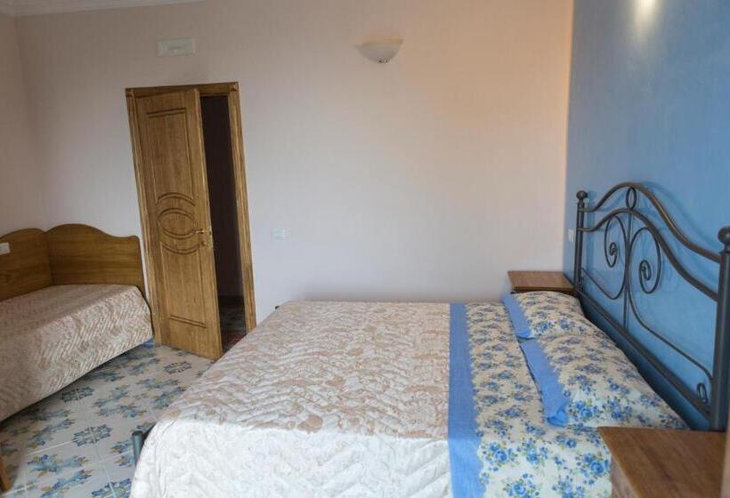 Номер Стандарт с Балконом, Rianna Rooms & Breakfast