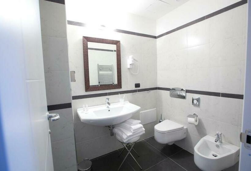 חדר סטנדרט יחיד, Eridano