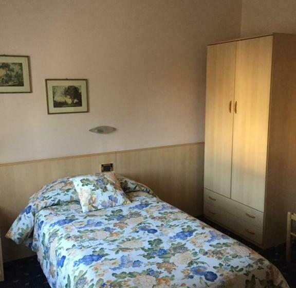 חדר סטנדרט יחיד, Marnie